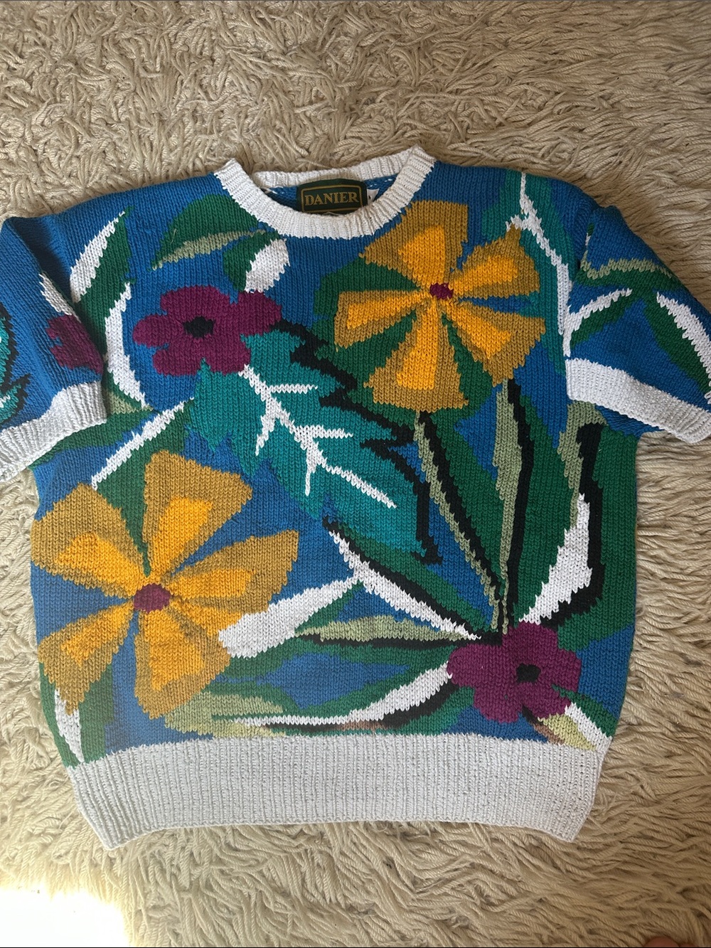 Vintage Danier Floral Knit Short-Sleeve Sweater in Multicolor - Picture 4 of 6